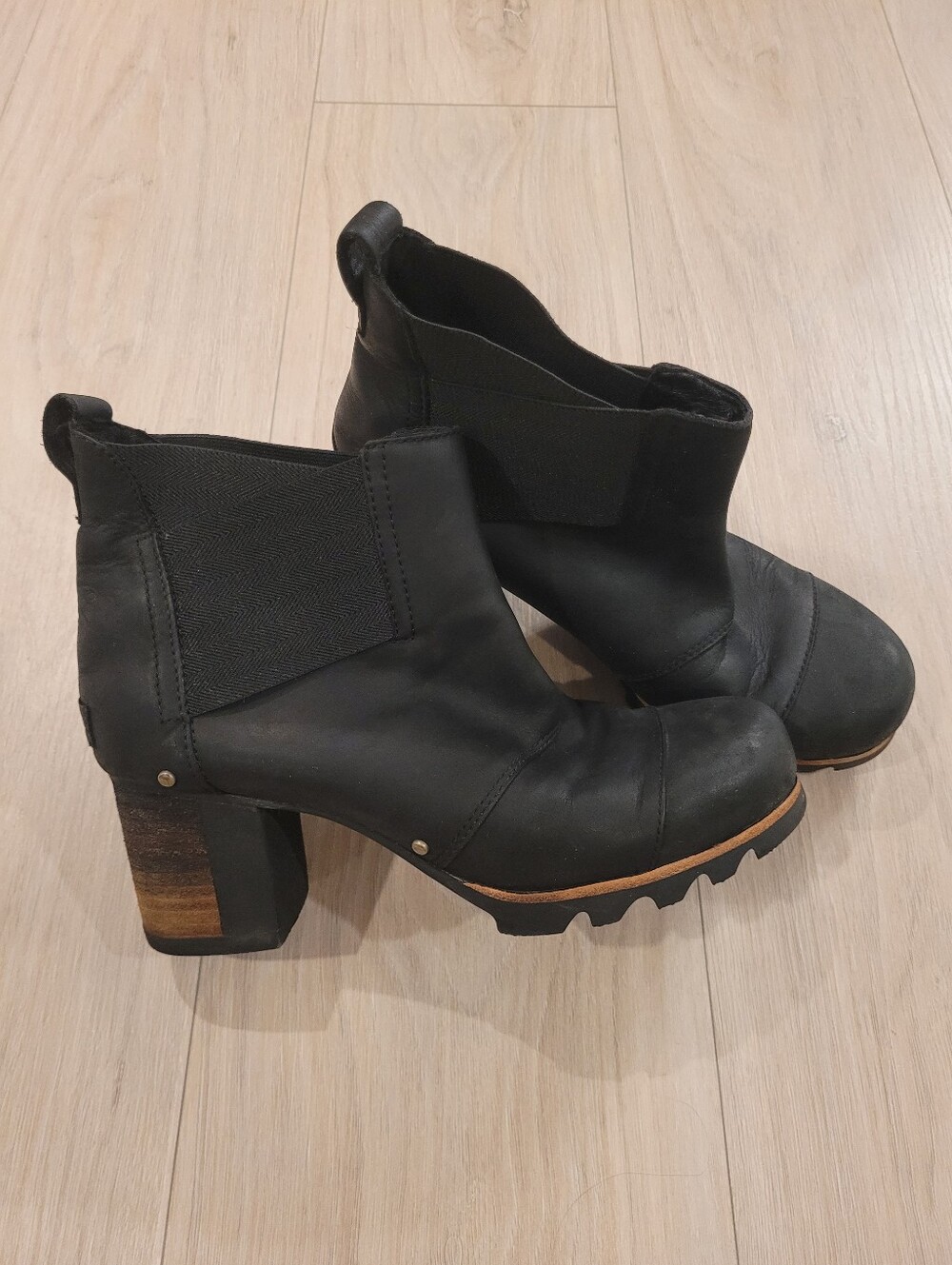 SOREL | Addington Heeled Chelsea Boot | Sz. 7.5